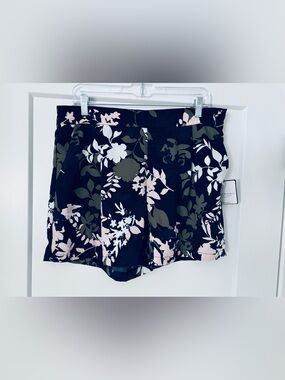 Laundry by Shelli Segal Floral Navy Shorts